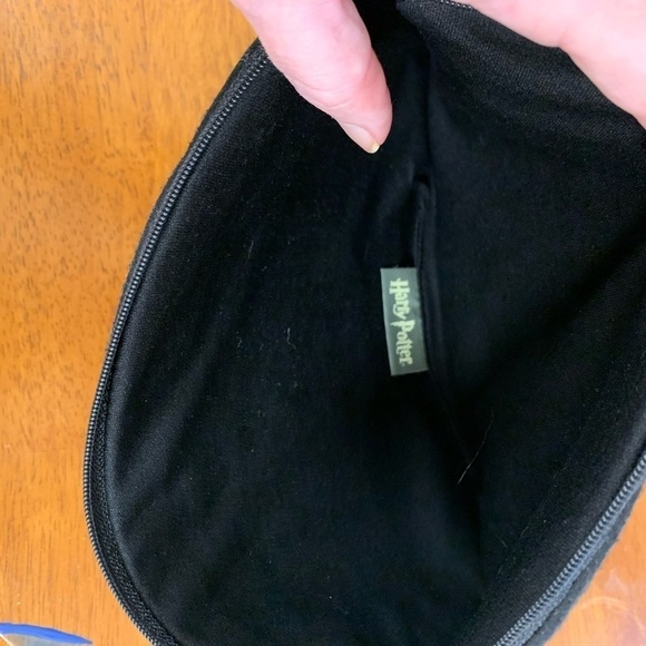 Harry Potter Hogwarts LightWedge soft storage case purse bag 9x7 top zip - Picture 4 of 4